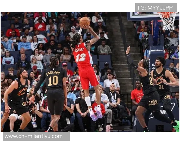 米切尔孤掌难鸣26投12中难救主空砍33分5篮板5助攻表现令人惋惜