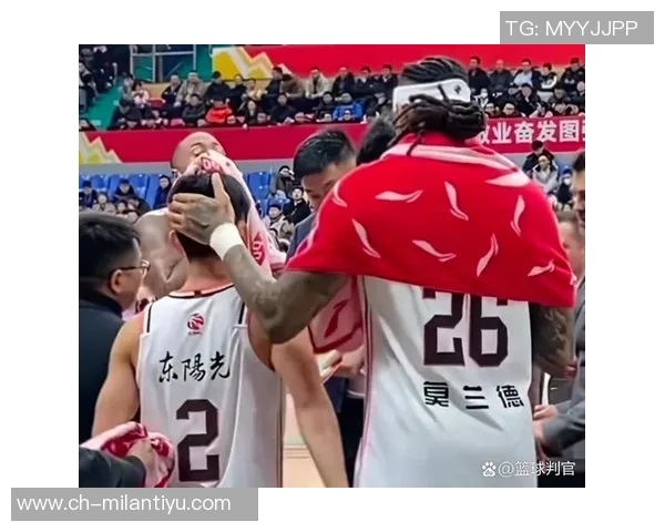 杰伦布朗谈遭遇包夹时的传球选择强调对队友的信任与团队合作的重要性