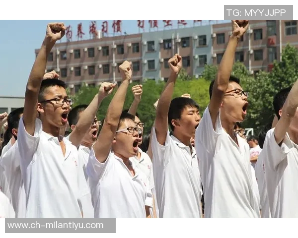 金杯闪耀激情与坚持汇聚成力量我们誓言奋战到底争取胜利 金杯闪耀激情与坚持汇聚成力量我们誓言奋战到底争取胜利